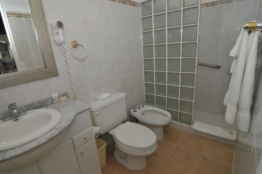 Фото Tres Palmas Inn