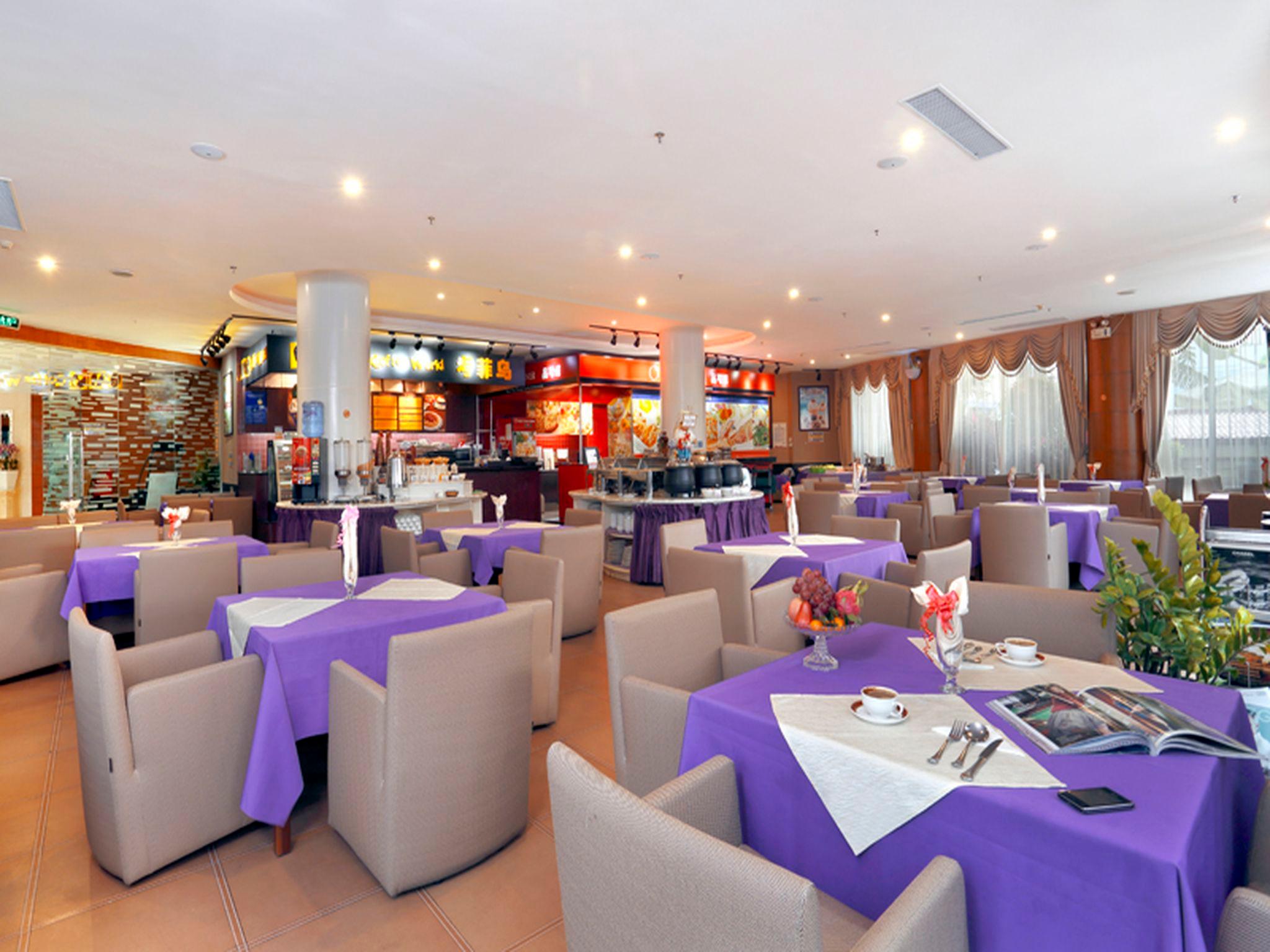 Фото Sanya Luyi Sea View Hotel