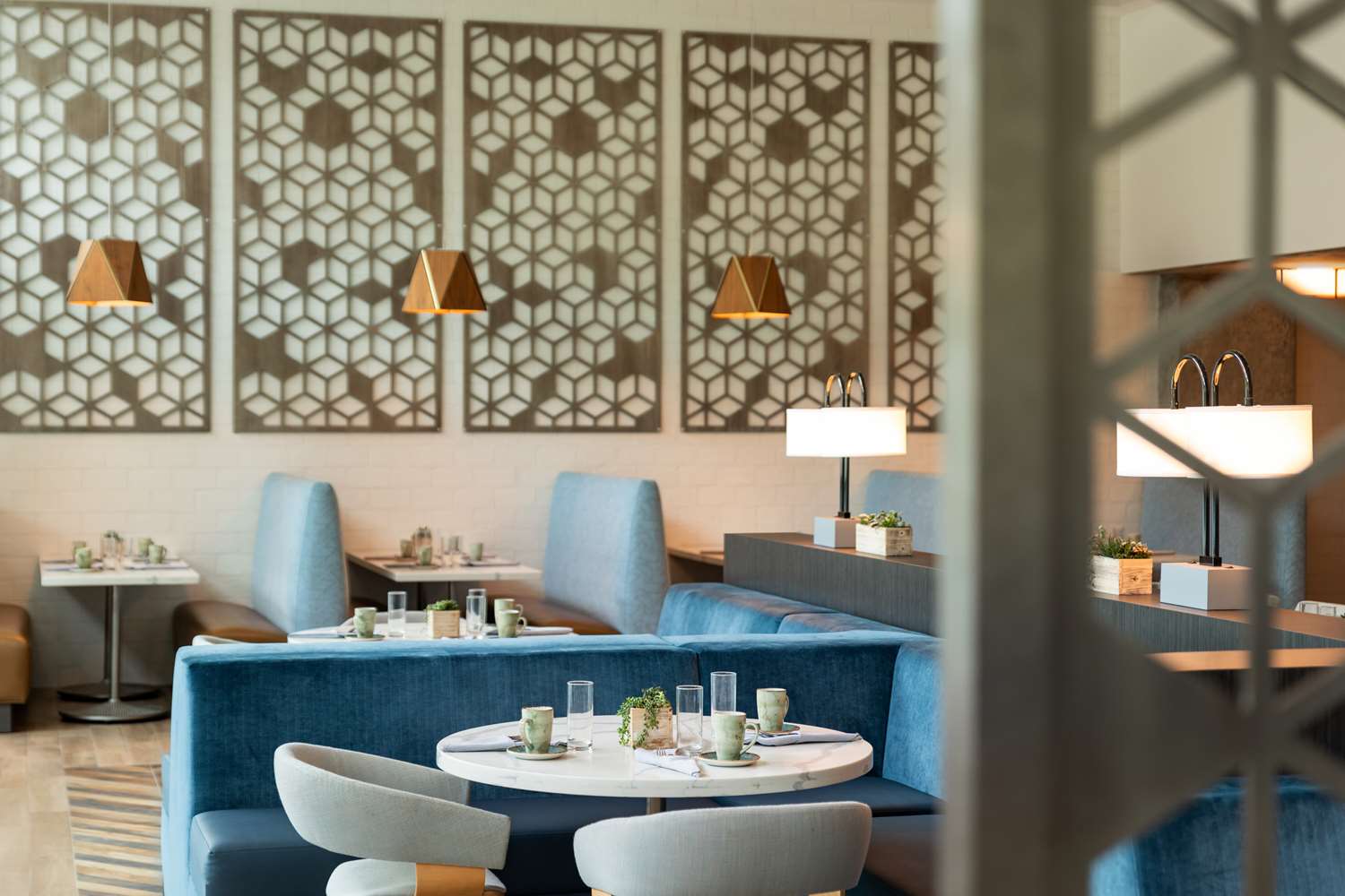 Фото Carte Hotel San Diego Downtown, Curio Collection by Hilton