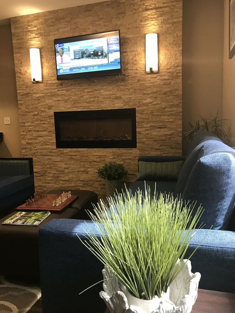 Фото Comfort Inn Ellsworth - Bar Harbor