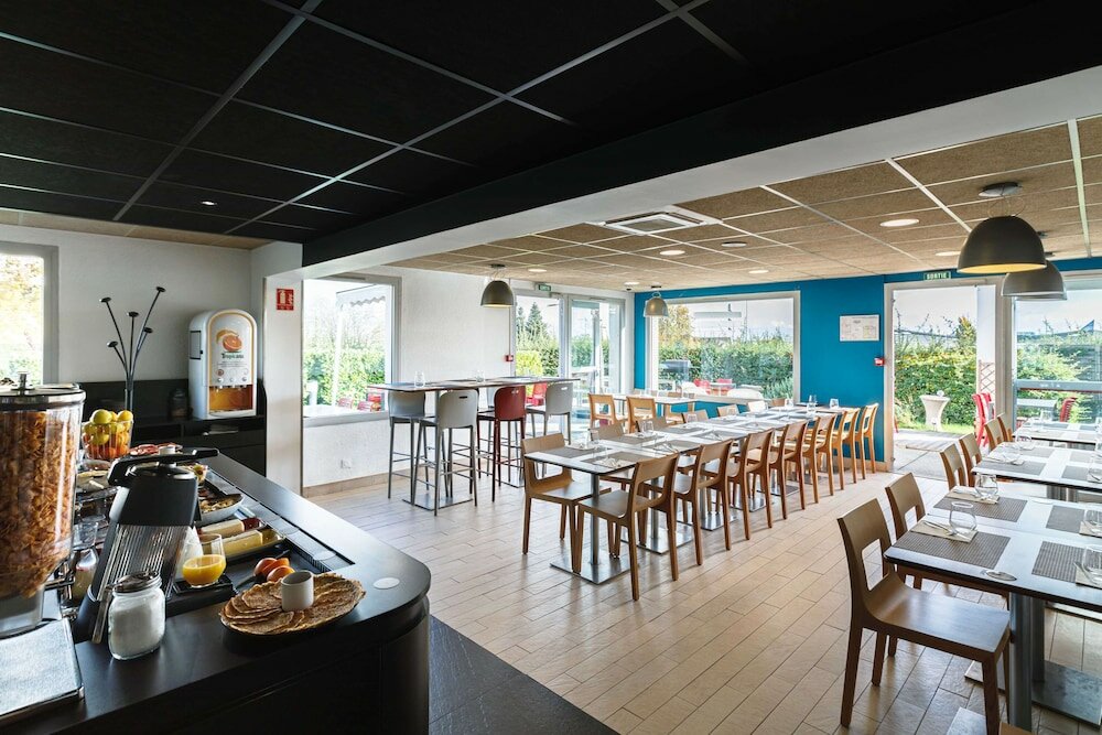 Фото Hotel Campanile Lyon Est Bron Eurexpo