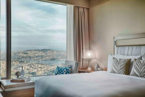 Внешний вид отеля Renaissance Istanbul Polat Bosphorus Hotel в Бешикташе, фото 4
