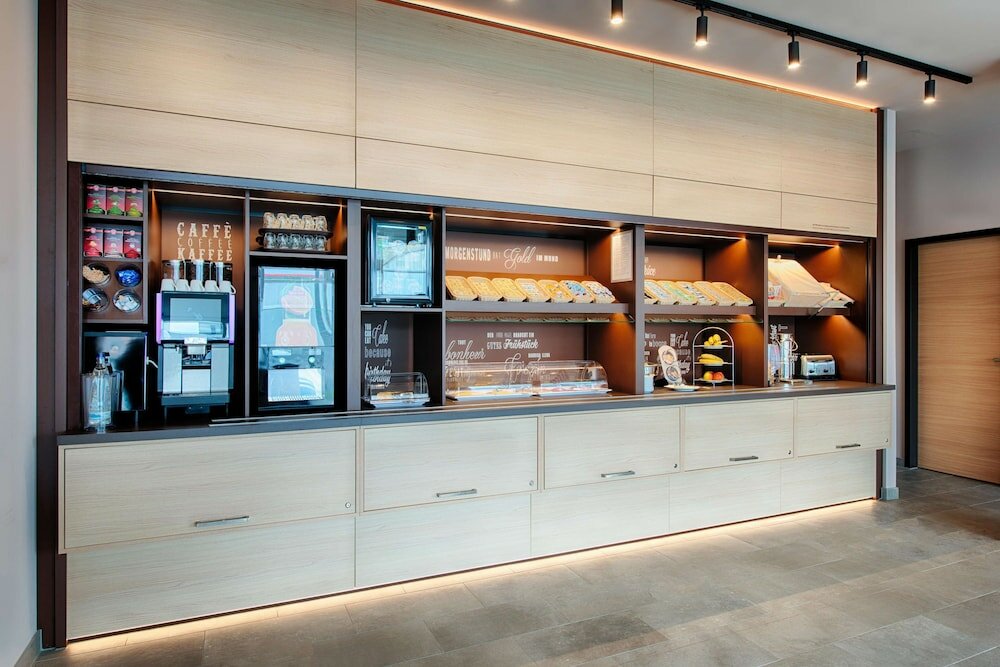 Фото B&b Hotel Stuttgart-Neckarhafen