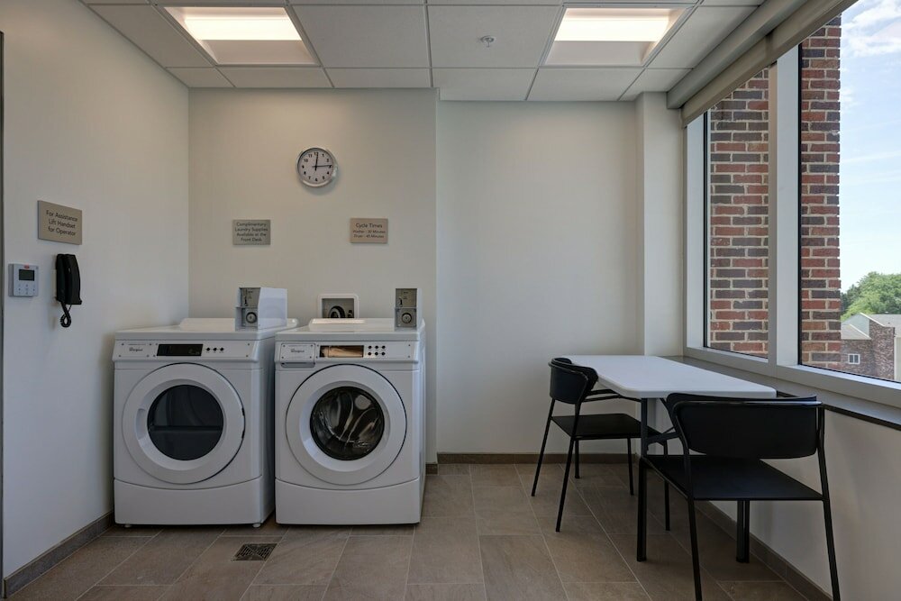 Фото Courtyard by Marriott Iowa City University Heights