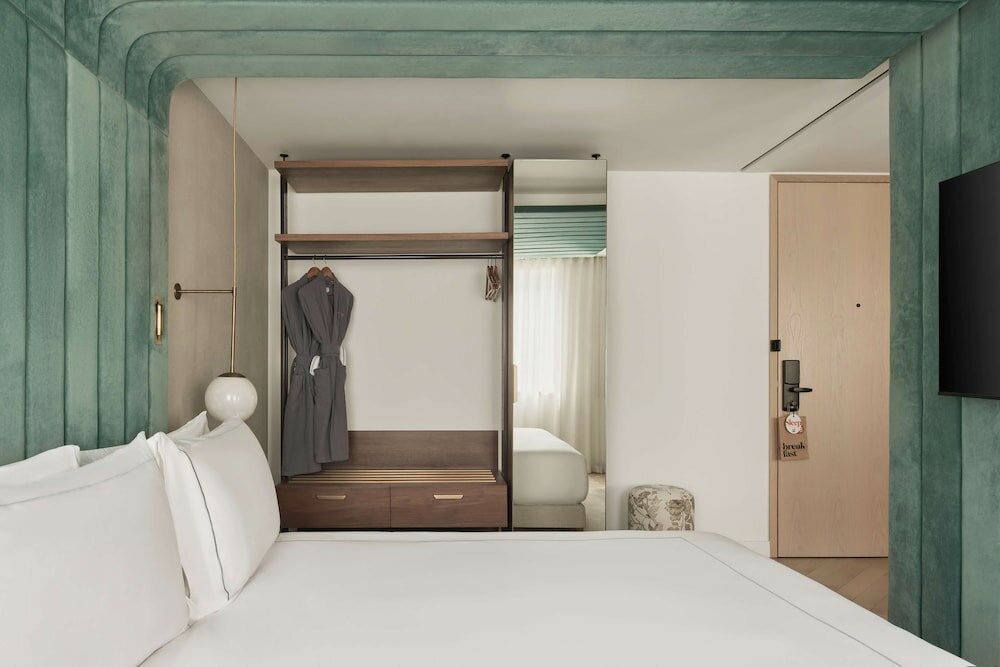 Фото Canopy by Hilton London City