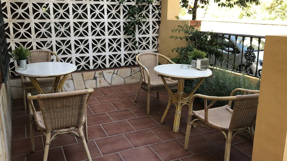 Фото Hostal Moscatel