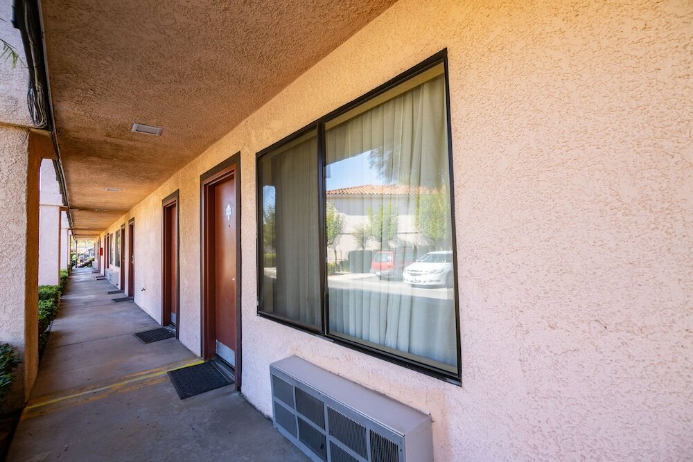 Фото Days Inn by Wyndham San Bernardino/Redlands