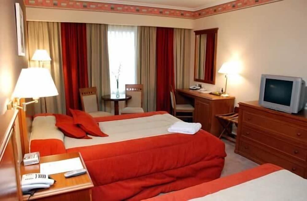 Фото Howard Johnson by Wyndham Villa Maria Casino