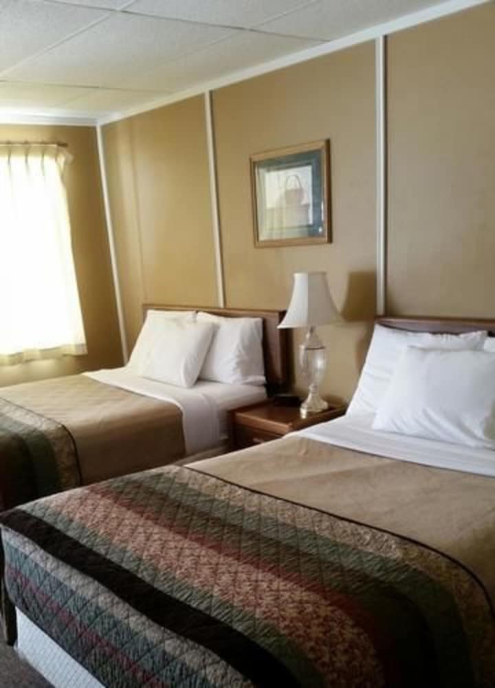 Фото Lakeshor Motor Inn