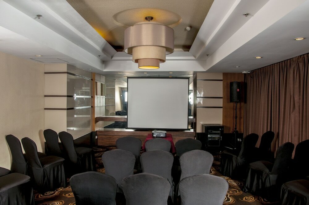 Фото The A. Venue Hotel