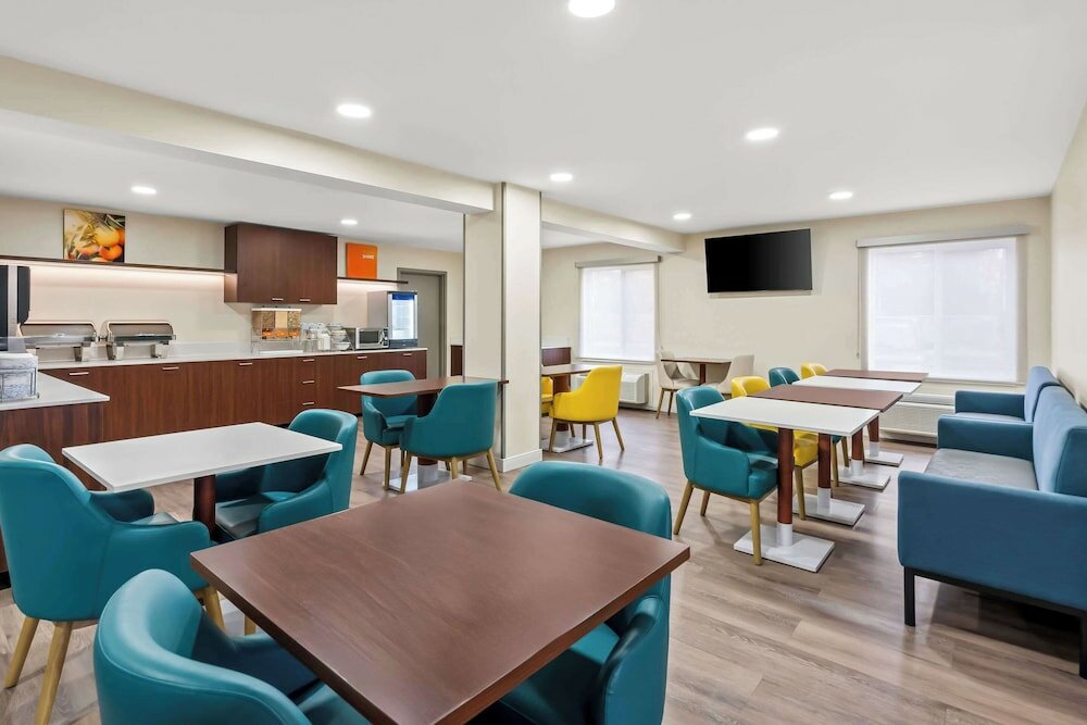Фото Ramada by Wyndham Salt Lake City