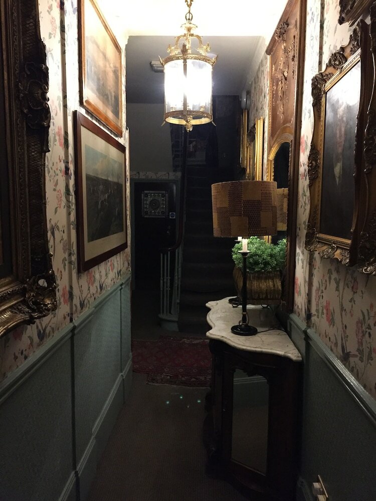 Фото The Pavilion Hotel