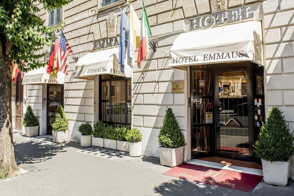 Фото отеля 1