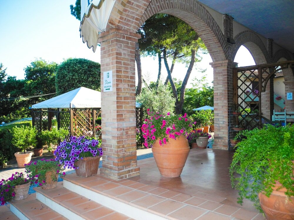 Фото Hotel Le Renaie