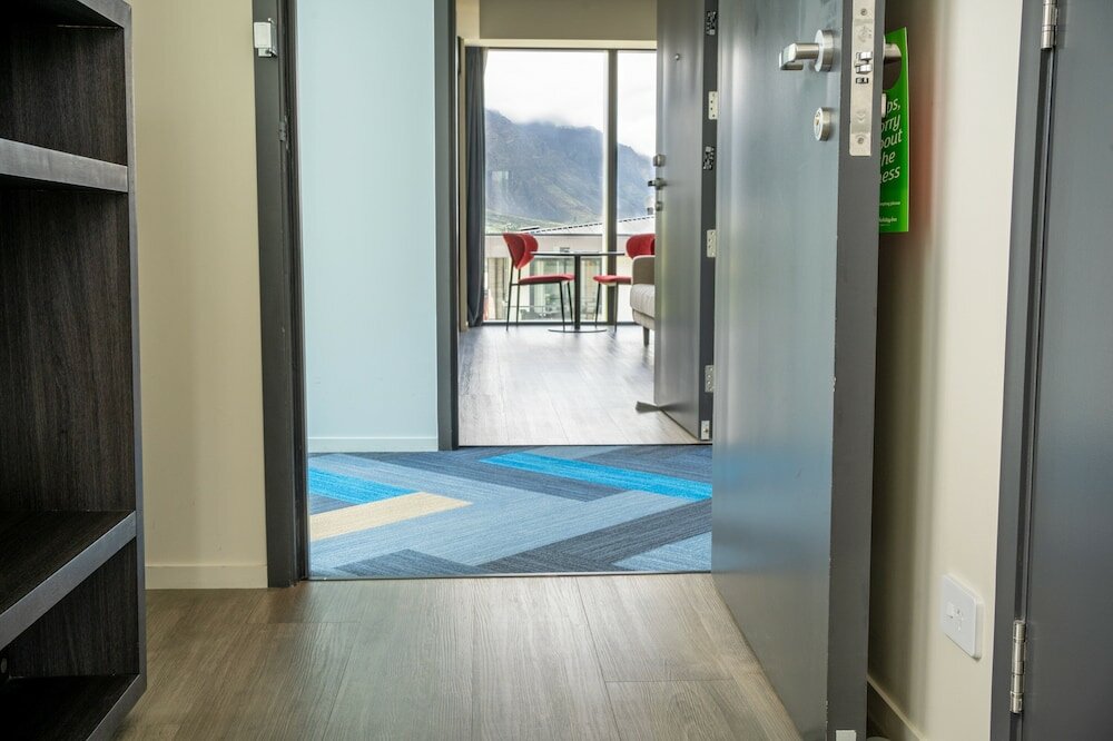 Фото Holiday Inn Queenstown Remarkables Park