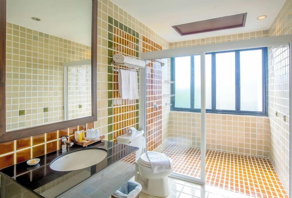 Фото The Empire Nimman