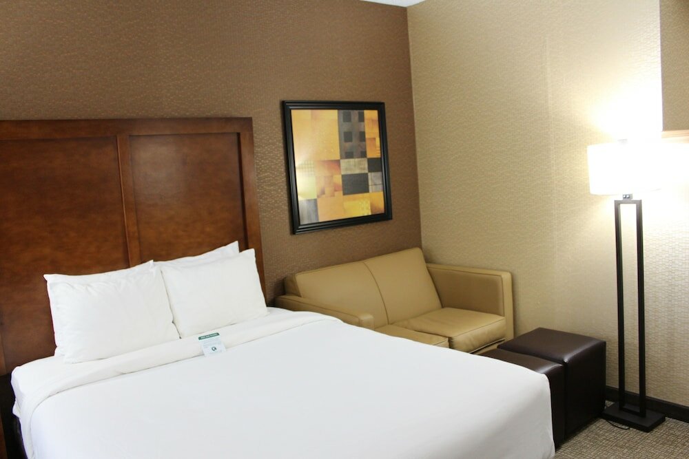 Фото Quality Suites Nyc Gateway