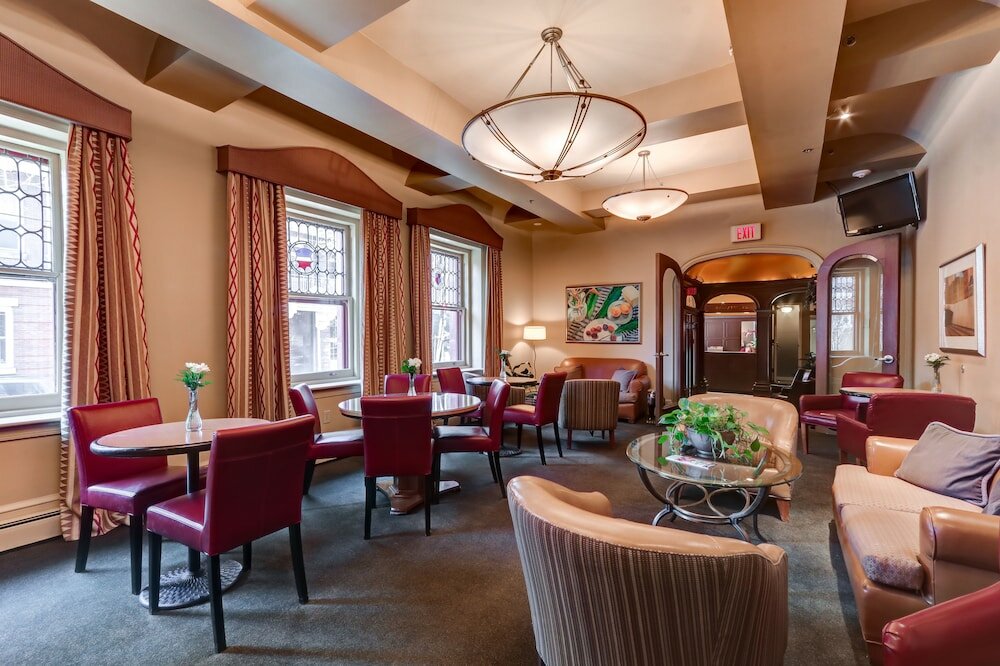 Фото Alexander Inn