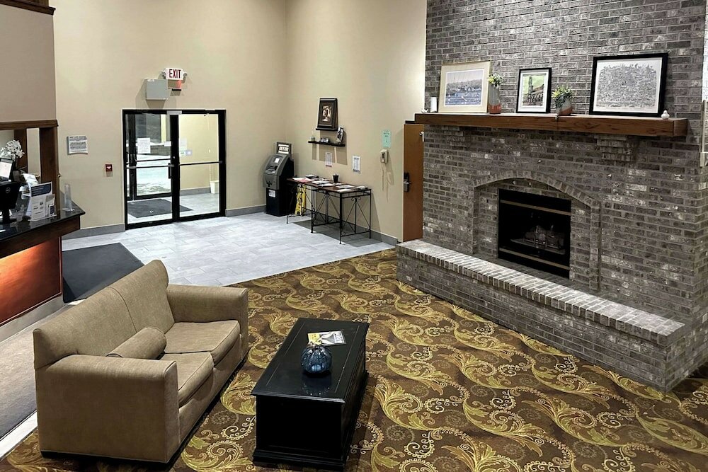 Фото Quality Suites Near West Acres