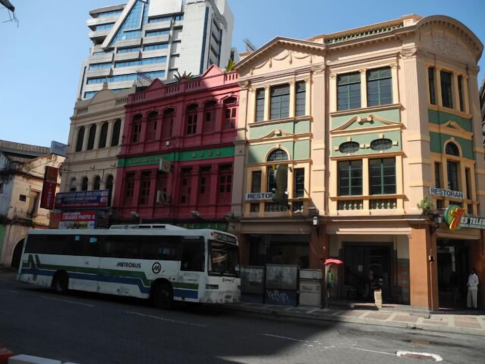 Фото отеля 1