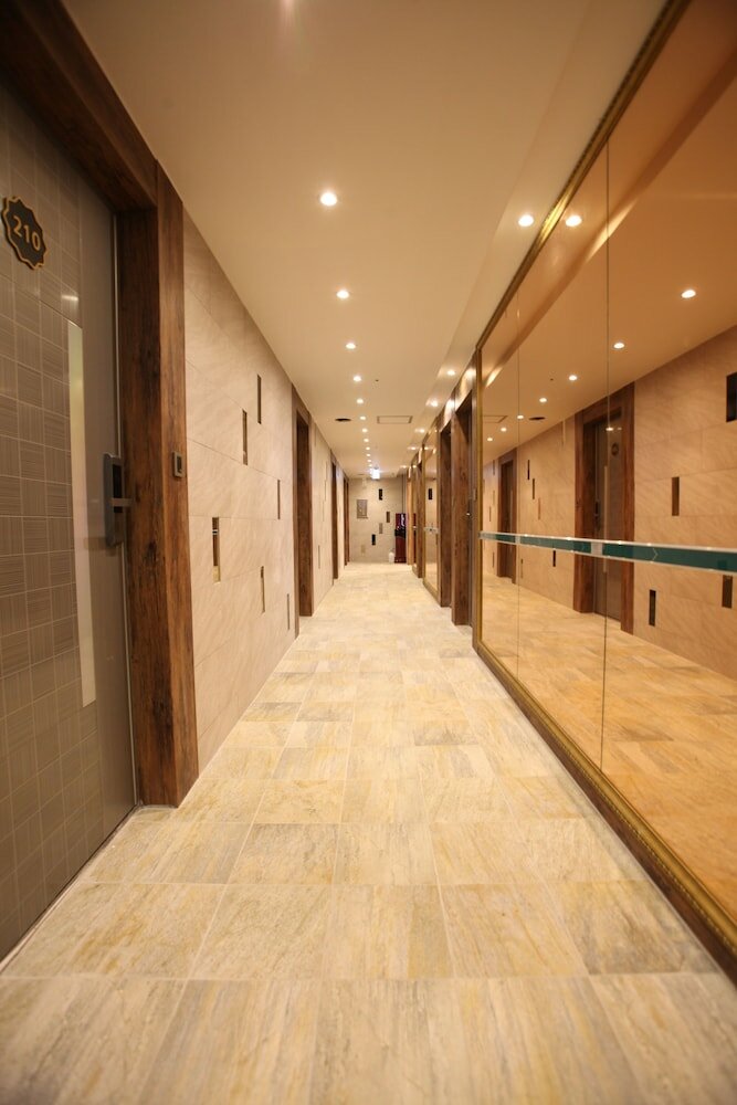 Фото Myeongdong Mom House