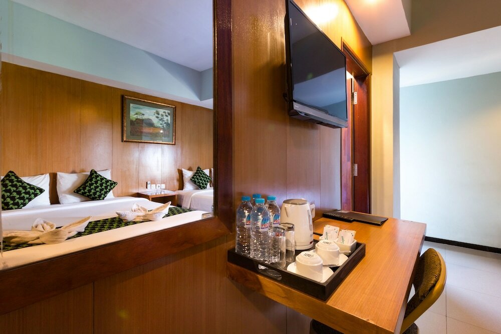 Фото Hadi Poetra Hotel