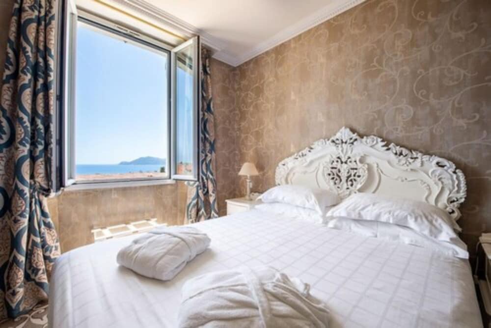 Фото Chateau De La Tour