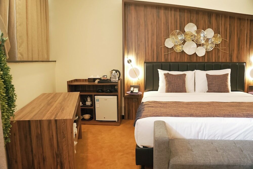 Фото Oak Tree Urban Jakarta