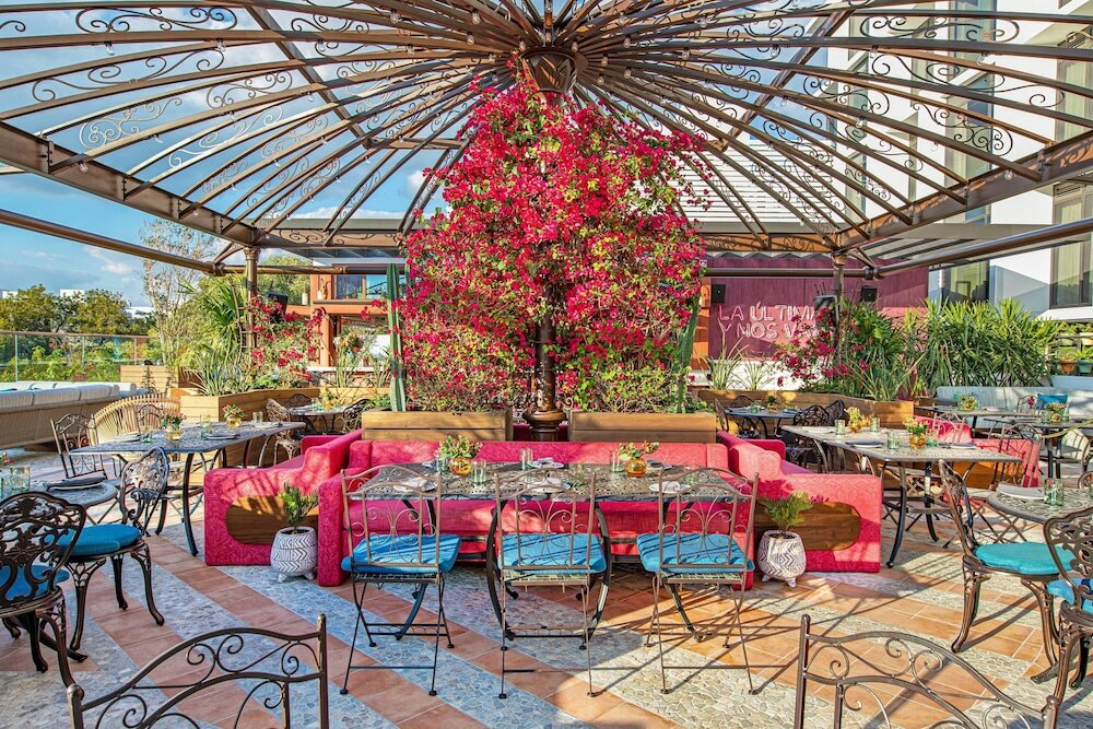 Фото Moxy Miami South Beach