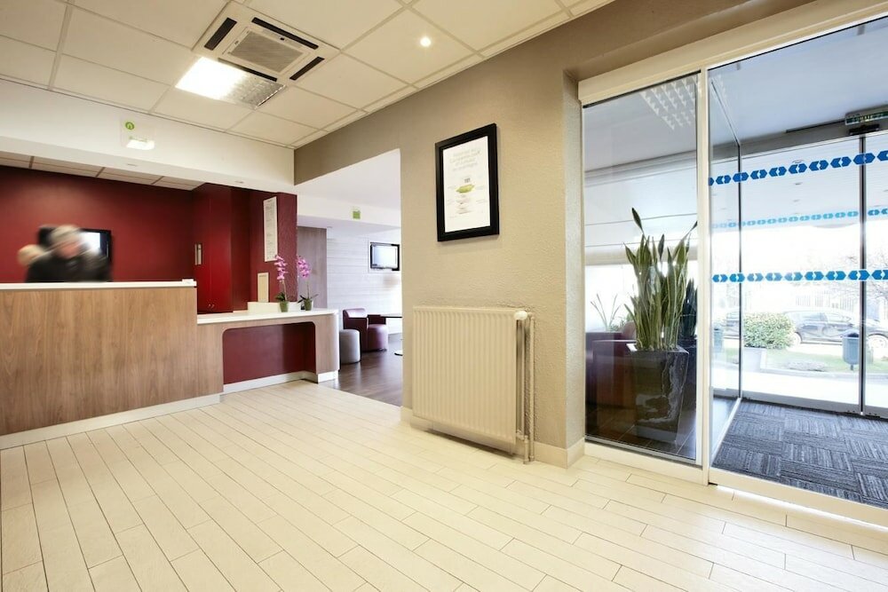 Фото Campanile Creteil Centre