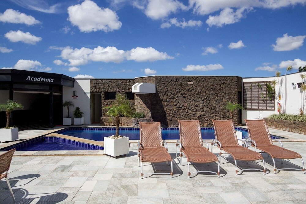 Фото Bristol Exceler Plaza Hotel