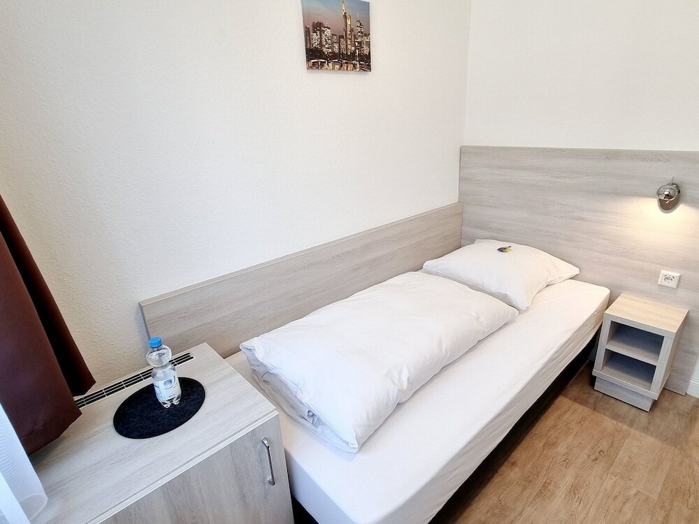 Фото Adler Hotel Frankfurt