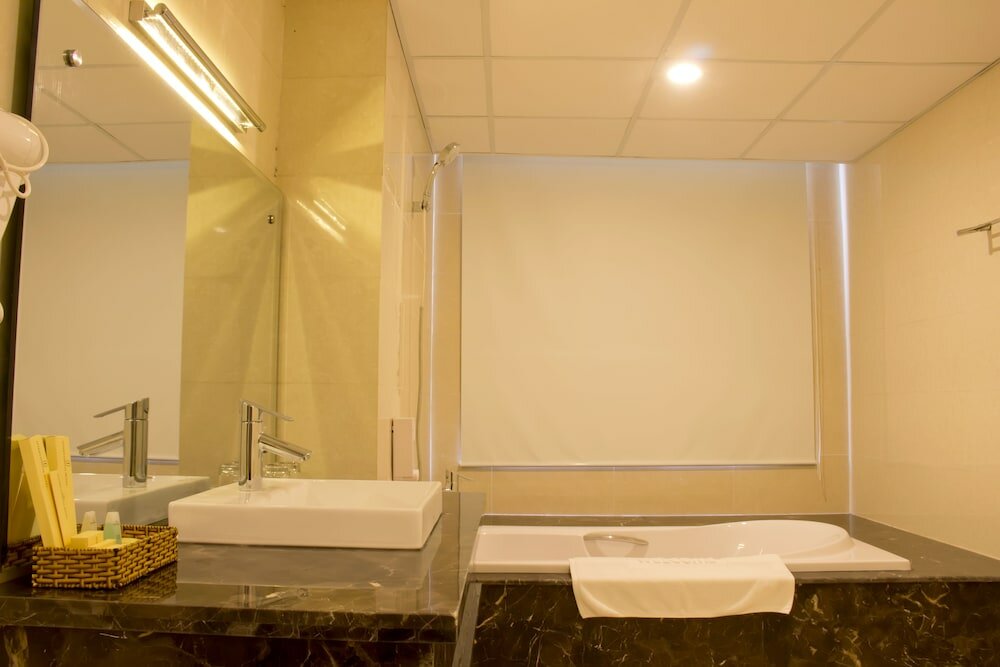 Фото International Hotel