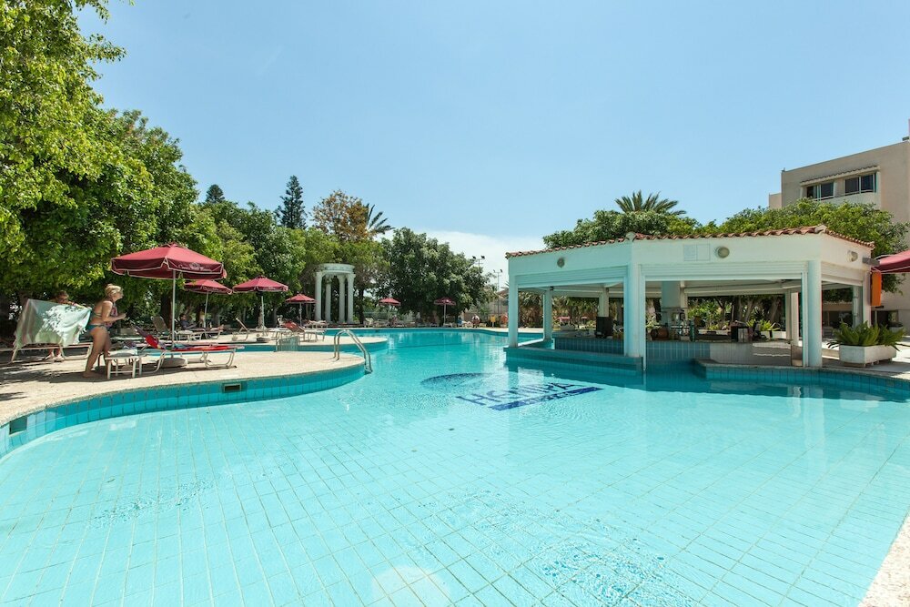 Фото Crown Resorts Henipa