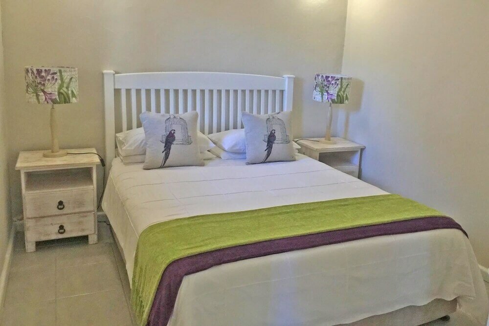 Фото Sea Whisper Guest House & Self Catering