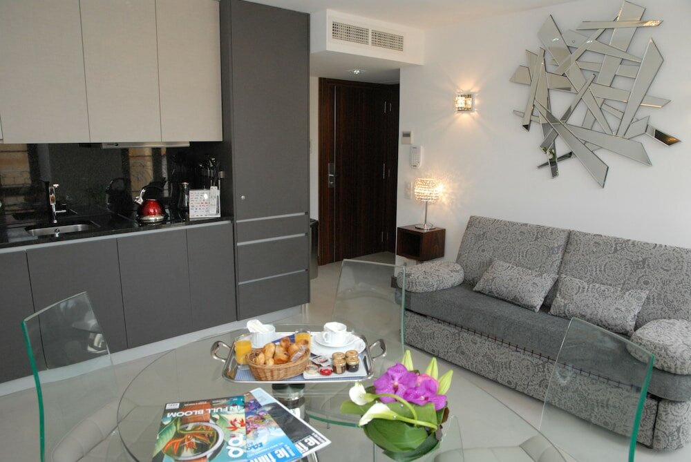 Фото Golden Tulip Cannes Hotel De Paris