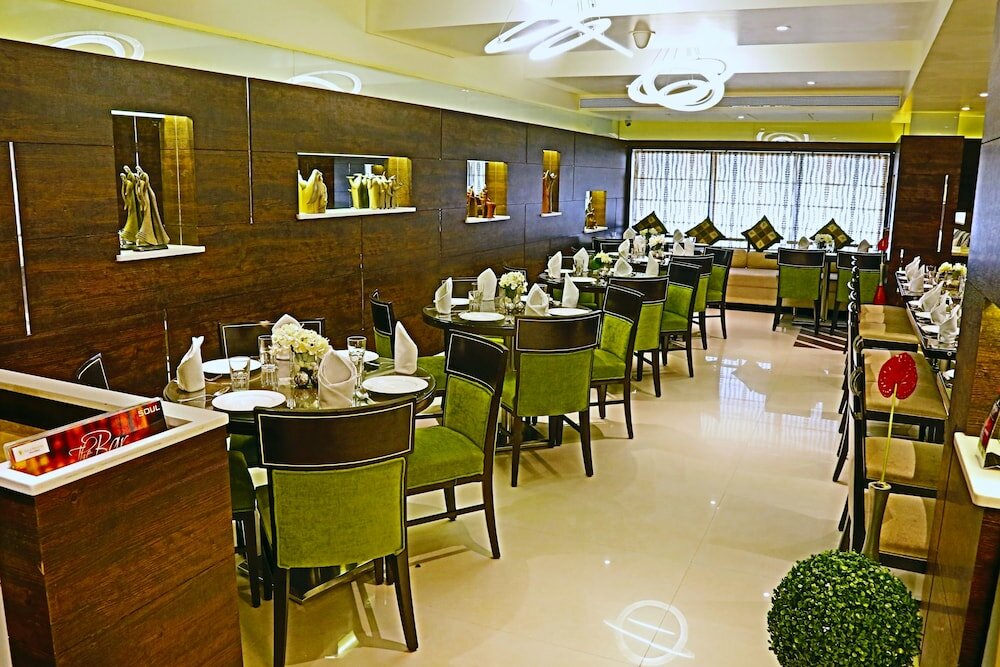 Фото Oriental Residency Hotel