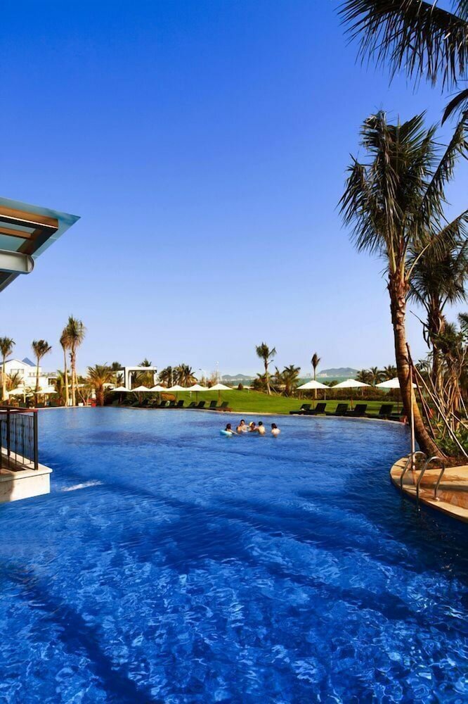 Фото Sanya Seacube Holiday Hotel