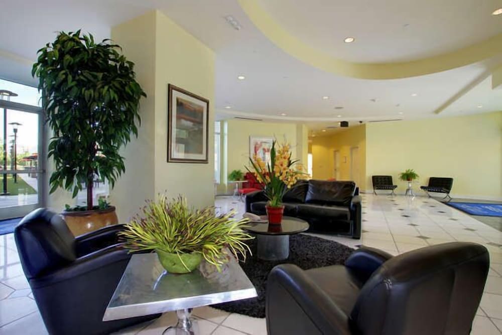 Фото University Plaza Waterfront Hotel