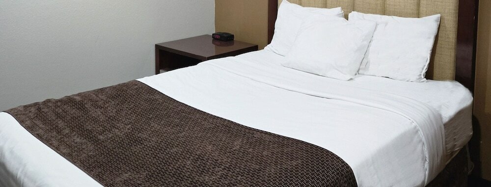 Фото Town House Extended Stay Hotel Downtown