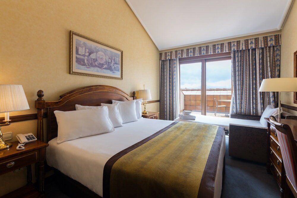 Фото Exe Reina Isabel