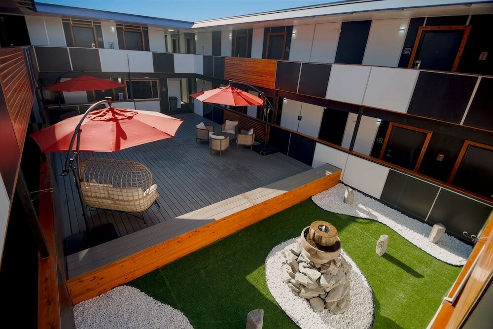 Фото The New 401 Inn