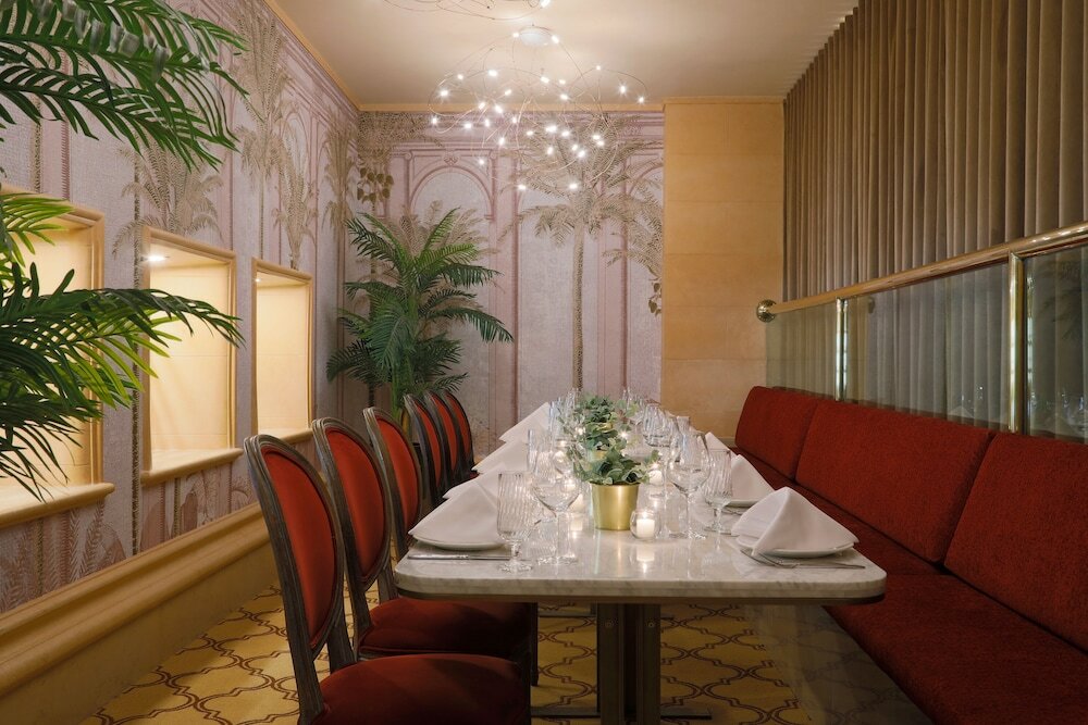 Фото The Fort Garry Hotel