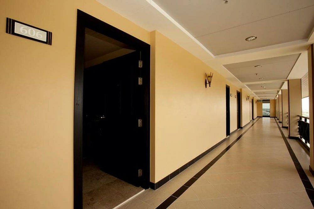 Фото J & Y Lodge Hotel