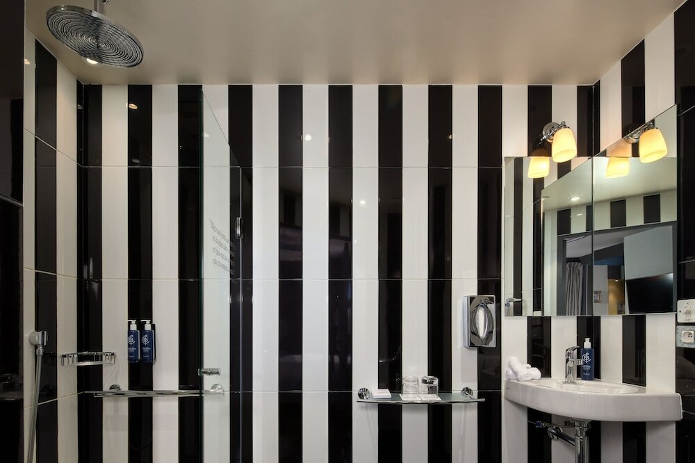 Фото Les Plumes Hôtel