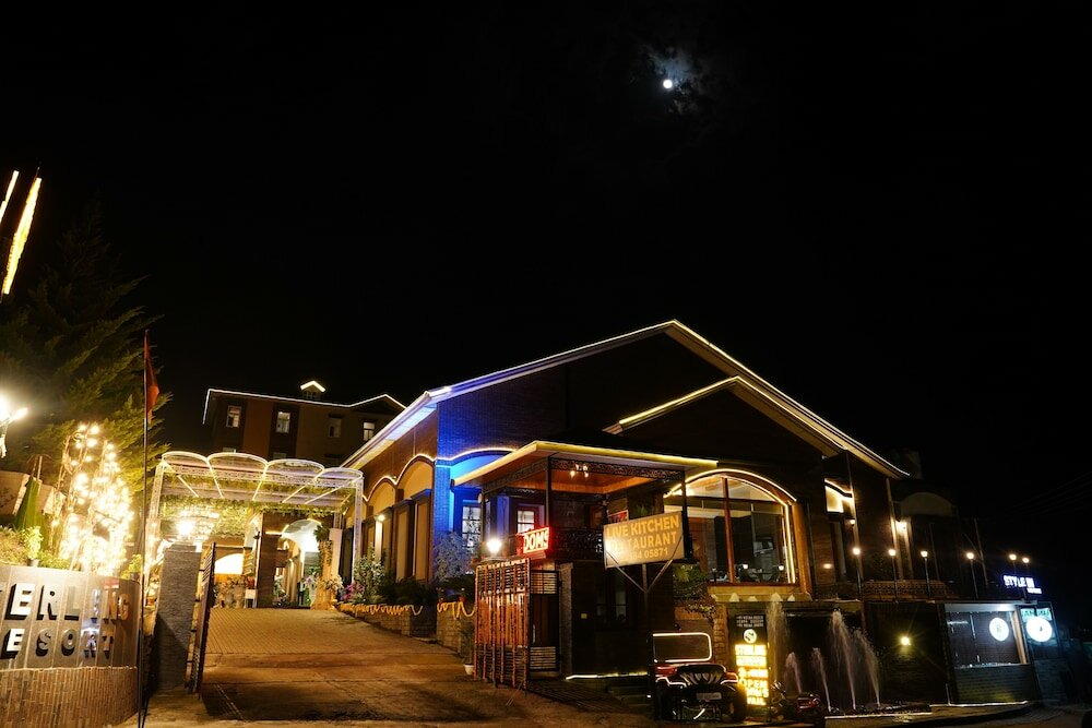 Фото Sterling Banquet and Hotel