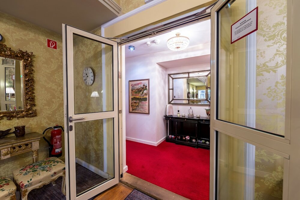 Фото Hotel Goldener Hirsch