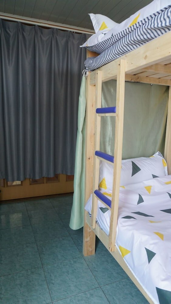 Фото Shanghai Mofang Style Girls' Hostel