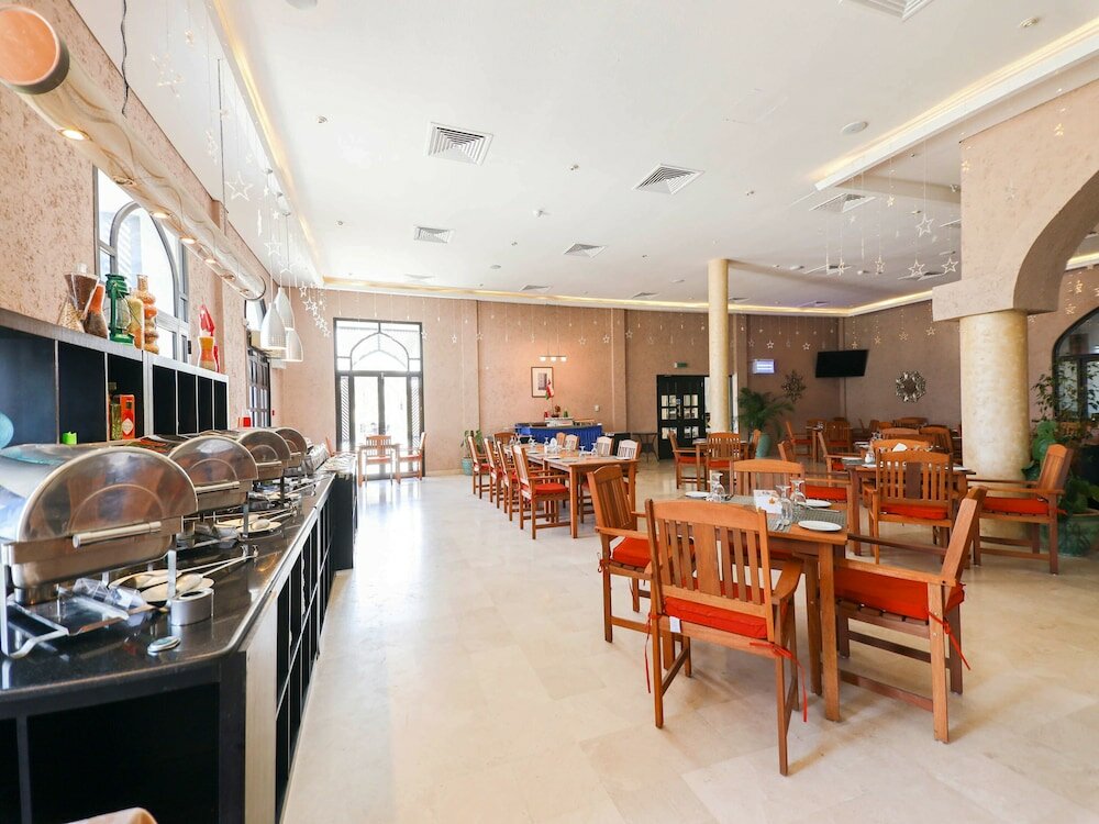 Фото Capital O133 Al Sawadi Beach Resort & SPA