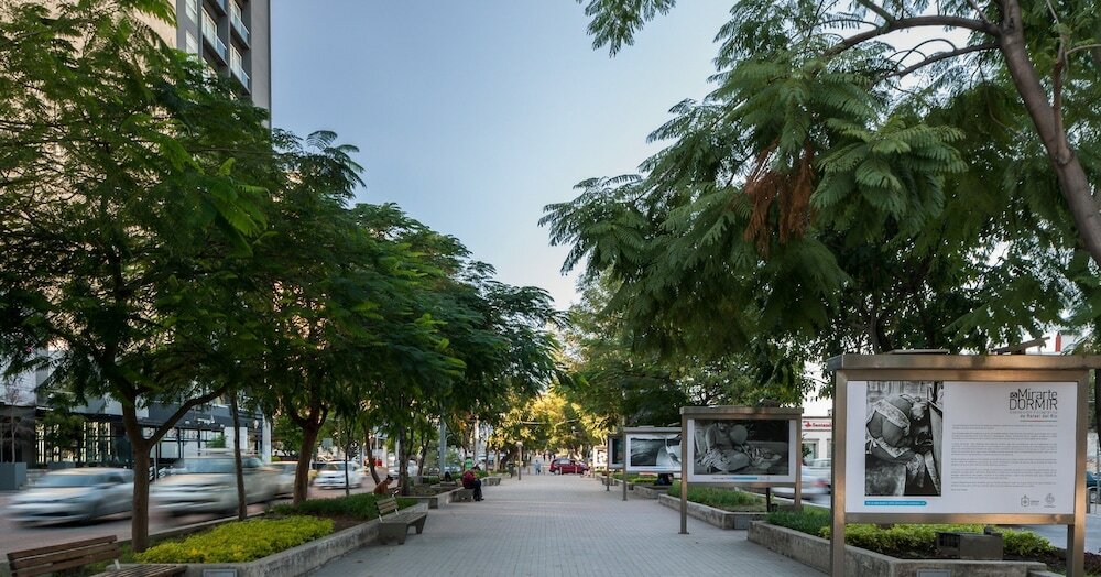 Фото Holiday Inn & Suites Guadalajara Centro Historico